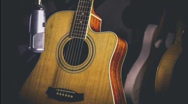 Udemy 8 Pop Songs for Finger-Style Guitar [TUTORiAL] (Premium)