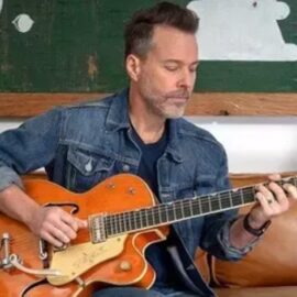 Udemy Acoustic Guitar And Electric Guitar Lessons: Getting Started [TUTORiAL] (Premium)