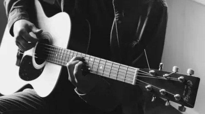 Udemy Ten Iconic Acoustic Guitar Riffs [TUTORiAL]