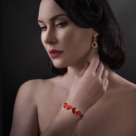 Photigy – Jewelry Workshop with Model Post Production (Premium)